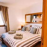 Paradise Beach House: piscina privada, playa 100m