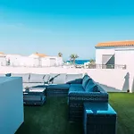 Paradise Beach House: piscina privada, playa 100m